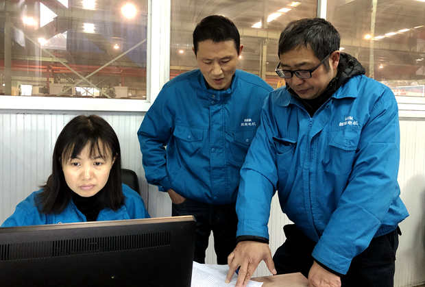 2018年皖南电机内审:内审员在车间审核 2018年皖南电机内审:内审员在车间审核